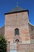 La façade de l'église.