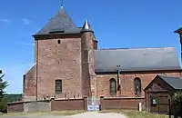 Vue latérale de l'église.