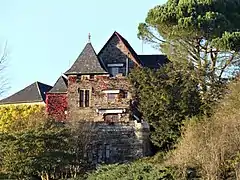 Maison bourgeoise proche ancien château.