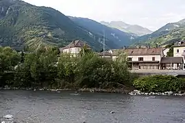 L'Arc et la gare.