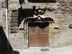 La porte de la maison du consul de Rodelle..