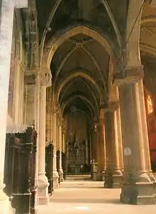 Intérieur d'une église.