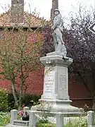 Le monument aux morts.