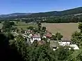 Contrastant avec les hauts sommets de l'est de la Savoie, l'Avant-pays savoyard dévoile lui de longues plaines ou plateaux.