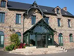 La mairie.