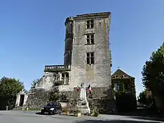 Le château de Montclard.