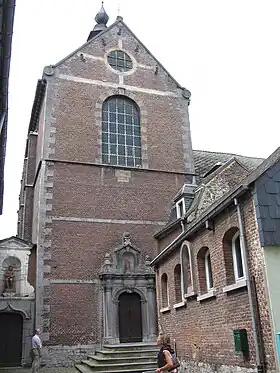 2009 : la chapelle de l'hôpital construite par les moines de Saint-Ghislain.