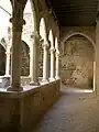 Colonnades génoises du monastère fortifié.