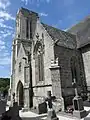 Tour, porche et chapelle méridionale.