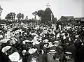 Le pardon de Saint-Jean-du-Doigt en 1907 (photographie Georges de Kerever, musée d'art et d'histoire de Saint-Brieuc).