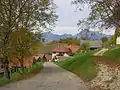 Vue du hameau de l'église de Saint-Jean-le-Vieux.