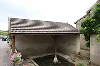 Lavoir dans le bourg.