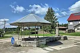 La fontaine du haut.