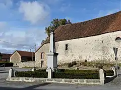 Le monument aux morts.