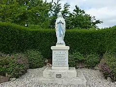 statue Notre-Dame de Lourdes