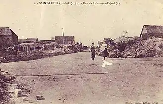 Vue du village en reconstruction en 1920.