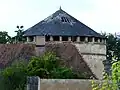 L'ancien pigeonnier du château.