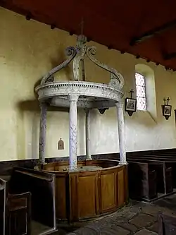Fonts baptismaux de Saint-Méloir-des-Bois.