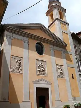 Façade de la chapelle des Pénitents Blancs.