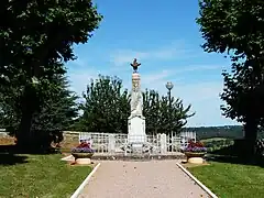 Le monument aux morts.