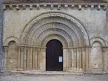 Le portail de l'église Saint-Martin (juin 2009)