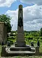 Le monument aux morts près de l'église (juin 2009)