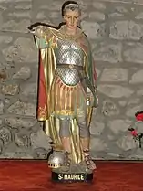 Une des statues de Saint-Maurice.