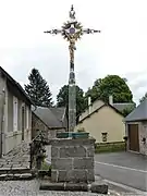 Calvaire à côté de l'église.