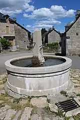 La fontaine de la mairie.