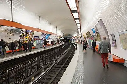 Les quais de la station en 2014.