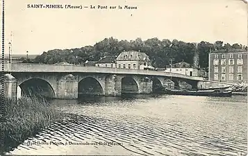 L'ancien pont au début du XXe siècle.