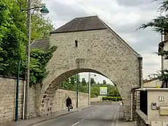 Ponceau sur la chaussée de Maubuisson.