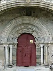 Portail de l'église Saint-Pierre