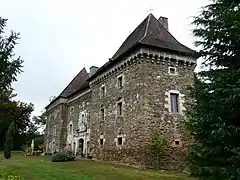 Le logis sud-ouest du château de Frugie.