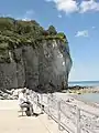 Falaise sud de la plage de Saint-Pierre-en-Port.