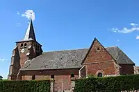 Vue latérale de l'église.