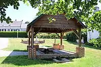 Le lavoir près de l'église.