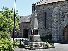 Le monument aux morts.