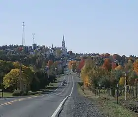 La route 275 à l'entrée du village de Saint-Prosper.
