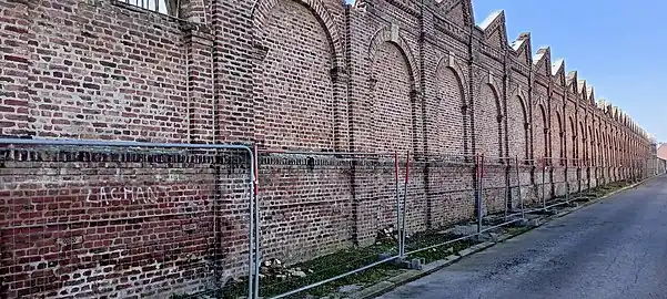 Usine Sidoux en 2023 - Grand mur latéral.