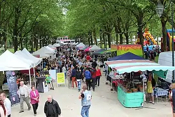 Marché artisanal lors de la Fête du Bouffon.