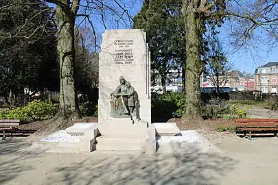 Monument en hommage au Cinquantenaire de l’École laïque