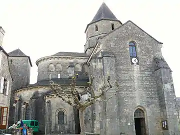 Ce qui reste de l'église.