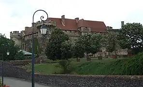 Le château vu depuis le sud-ouest.