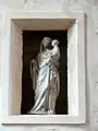 Vierge à l'Enfant en marbre.