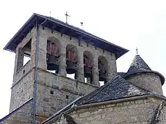 Le clocher-mur de l'église.