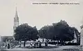 Saint-Thuriau : l'église paroissiale et la place devant l'église vers 1925 (carte postale).