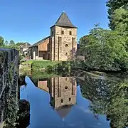 L'église et son reflet sur la Vézère.