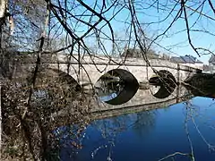 Le pont du XIXe siècle sur la Vézère.