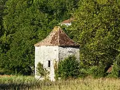 Pigeonnier à l'ouest du bourg